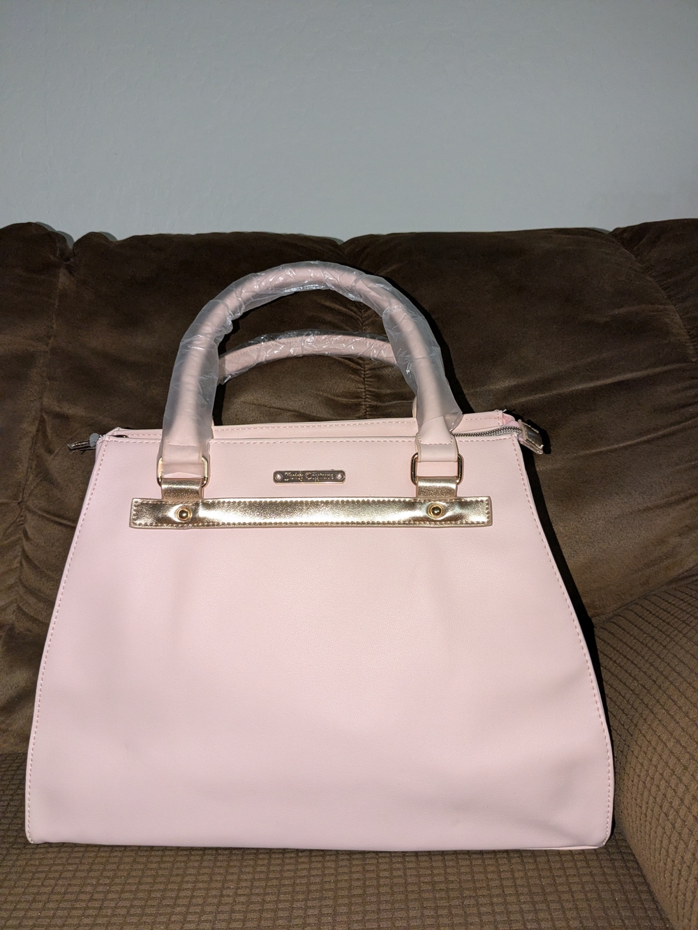 BRAND NEWJuicy Couture Blush Pink Faux-Leather Satchel Tote with Gold Accent Bar